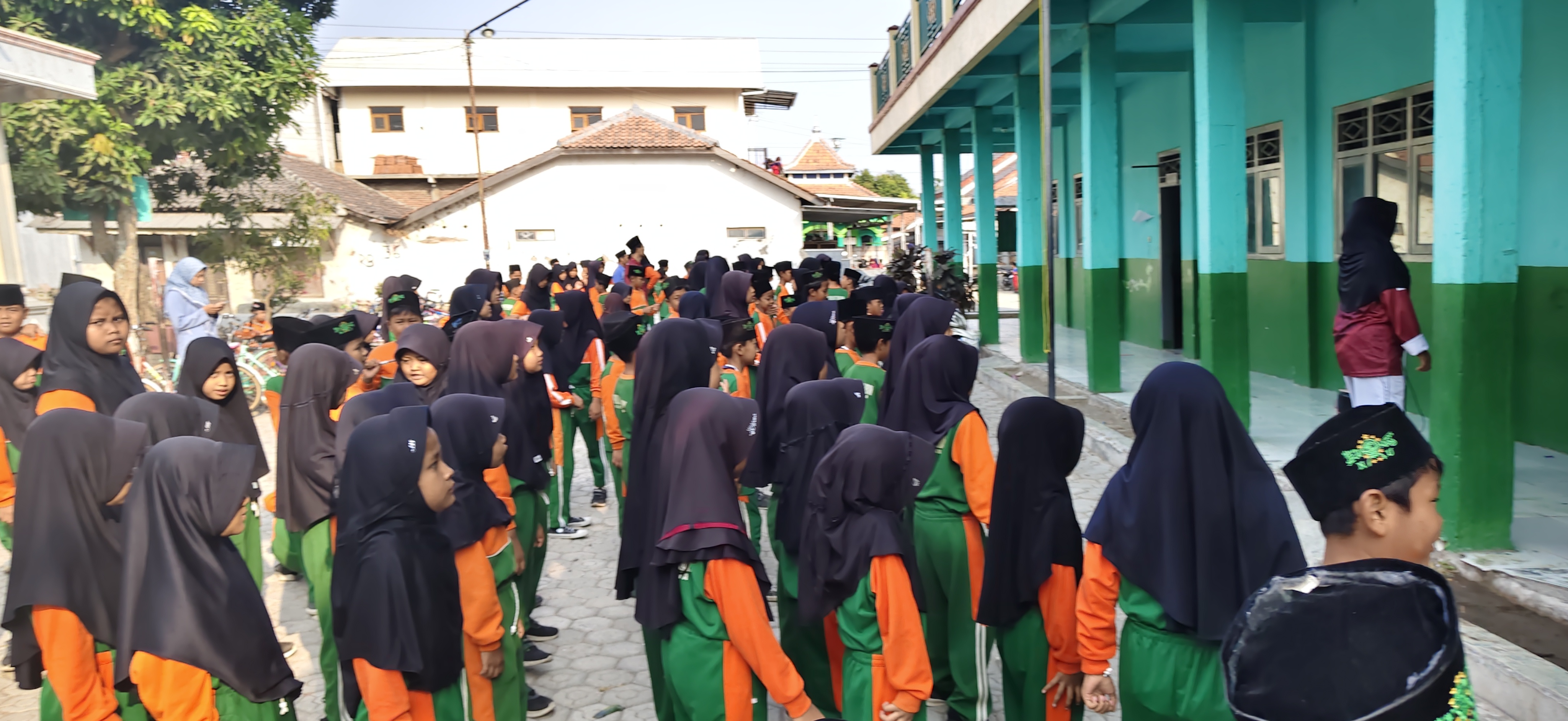 Semarak Haornas 2026, MI Sirojut Tholibin Rengaspendawa Tanamkan Semangat Sehat dan Bahagia