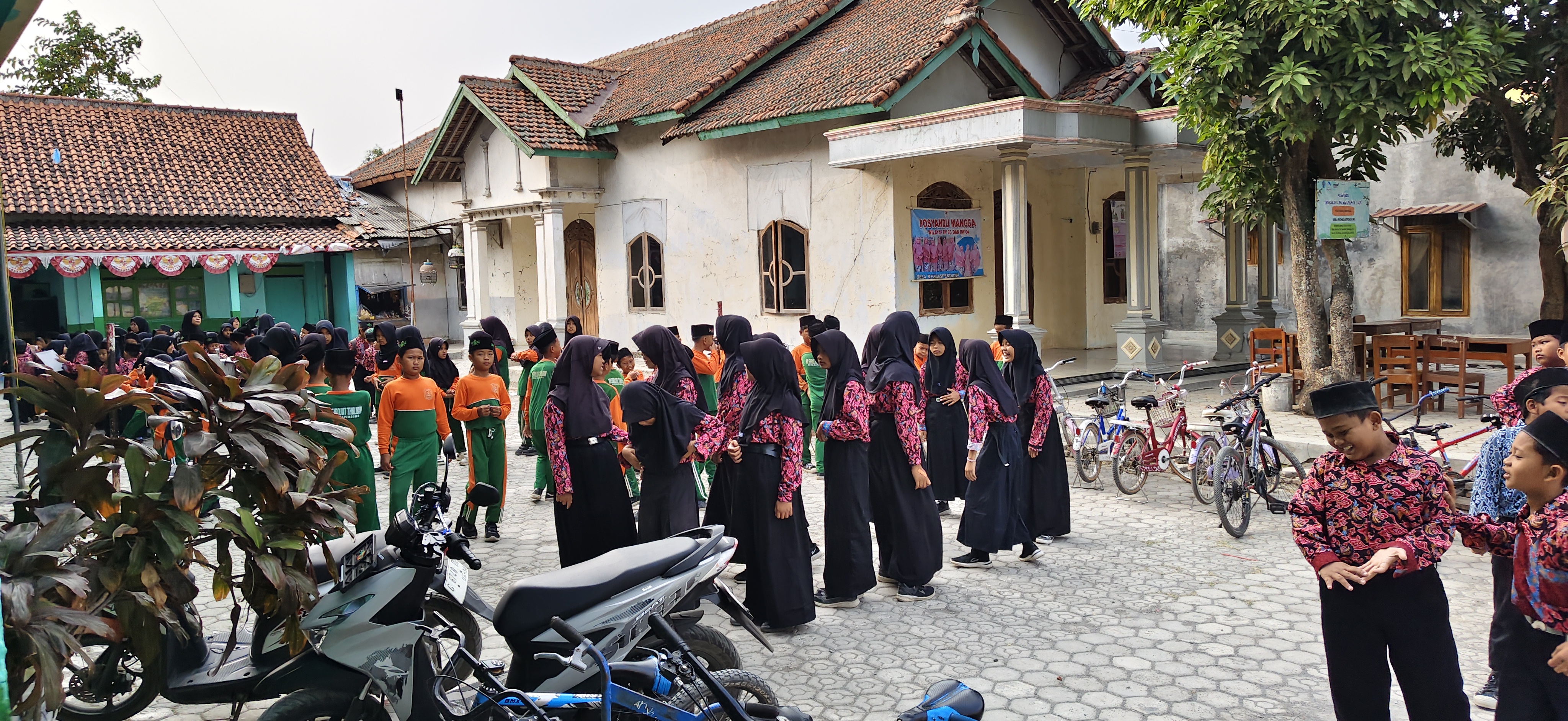 MI Sirojut Tholibin Rengaspendawa: Nafas Religius dalam Peradaban