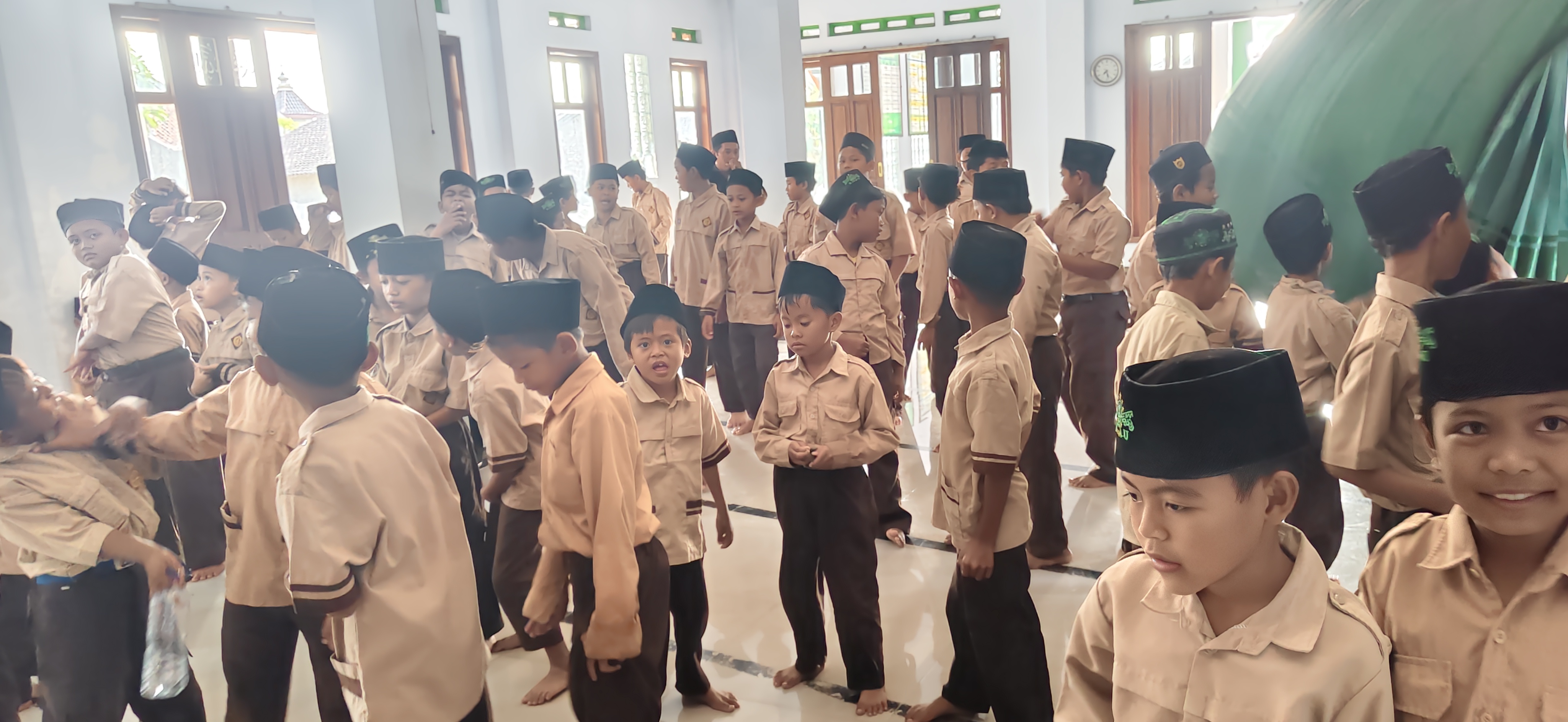 MI Sirojut Tholibin: Menyemai Makna untuk Generasi Mulia